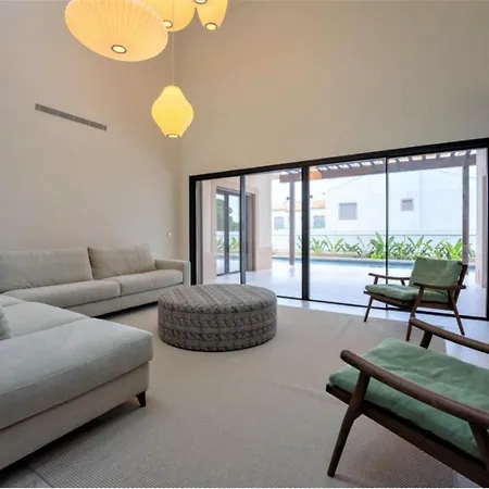 Villa Luxury Beachside *