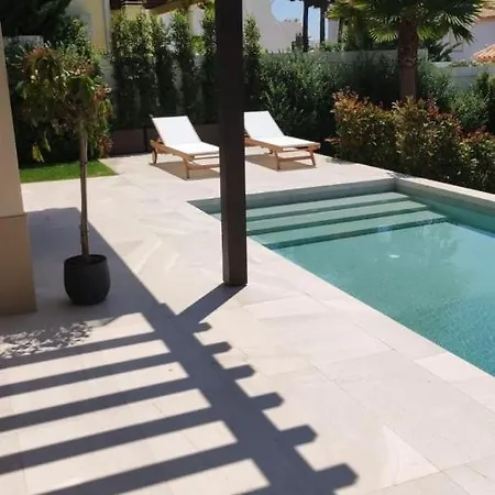 Luxury Beachside * أولوز داغوا
